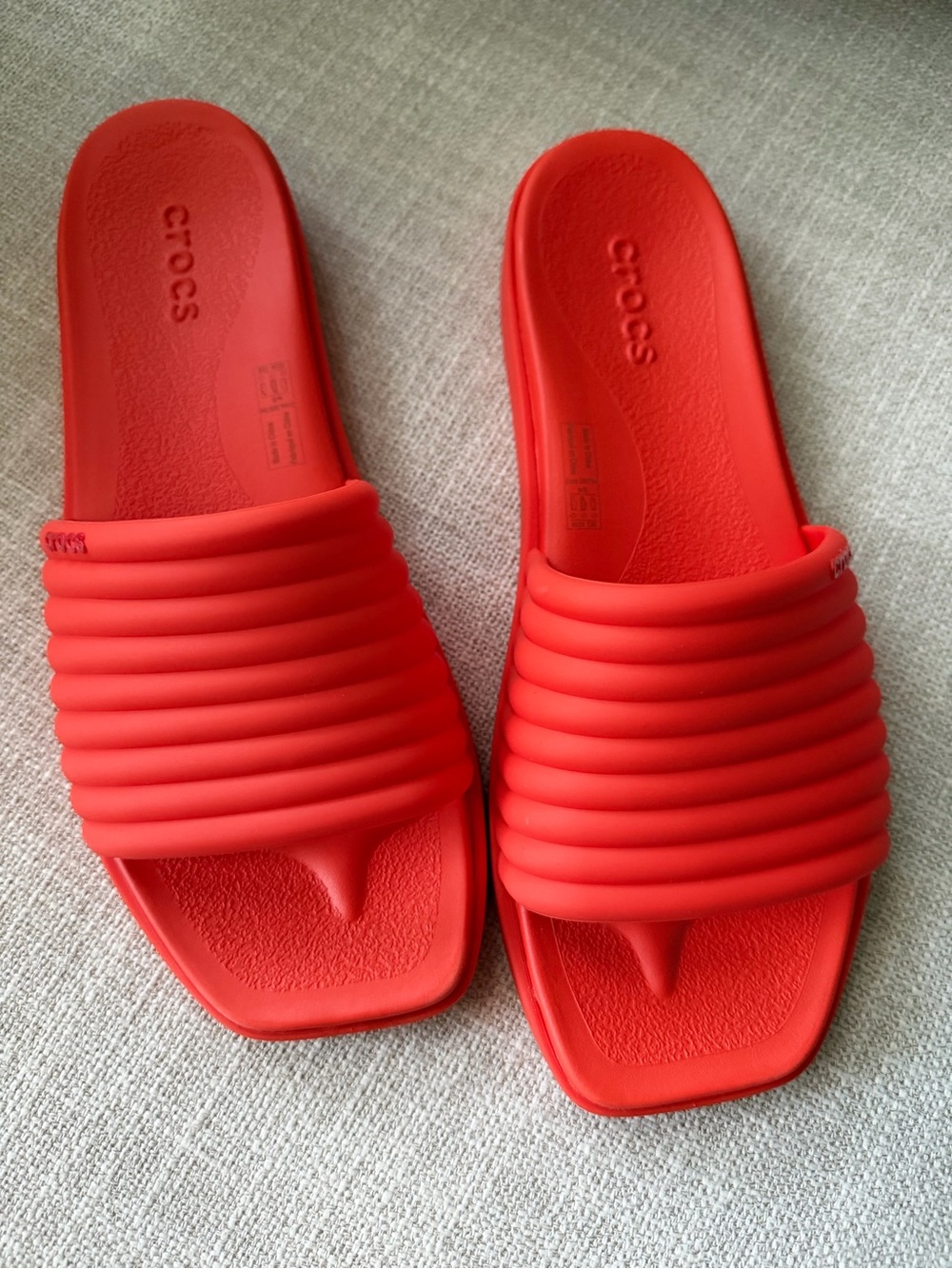 CROCS Lava Miami Toe Slides